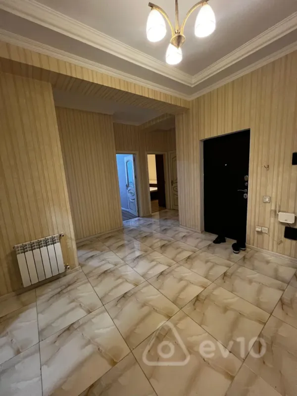 Kirayə verilir 2 otaqlı yeni tikili 100 m²