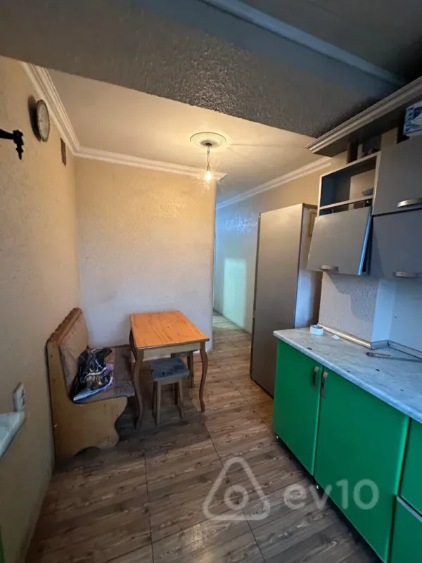 Kirayə verilir 3 otaqlı köhnə tikili 75 m²