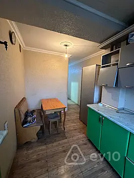 Kirayə verilir 3 otaqlı köhnə tikili 75 m²