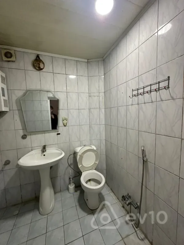 Kirayə verilir 3 otaqlı köhnə tikili 75 m²