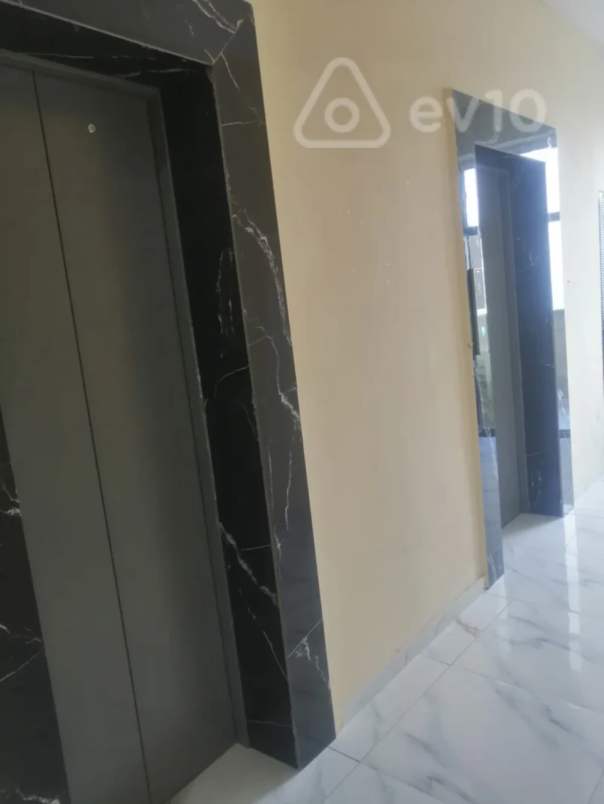 Satılır 3 otaqlı yeni tikili 95 m²