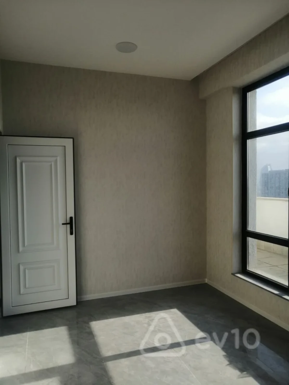 Satılır 3 otaqlı yeni tikili 95 m²