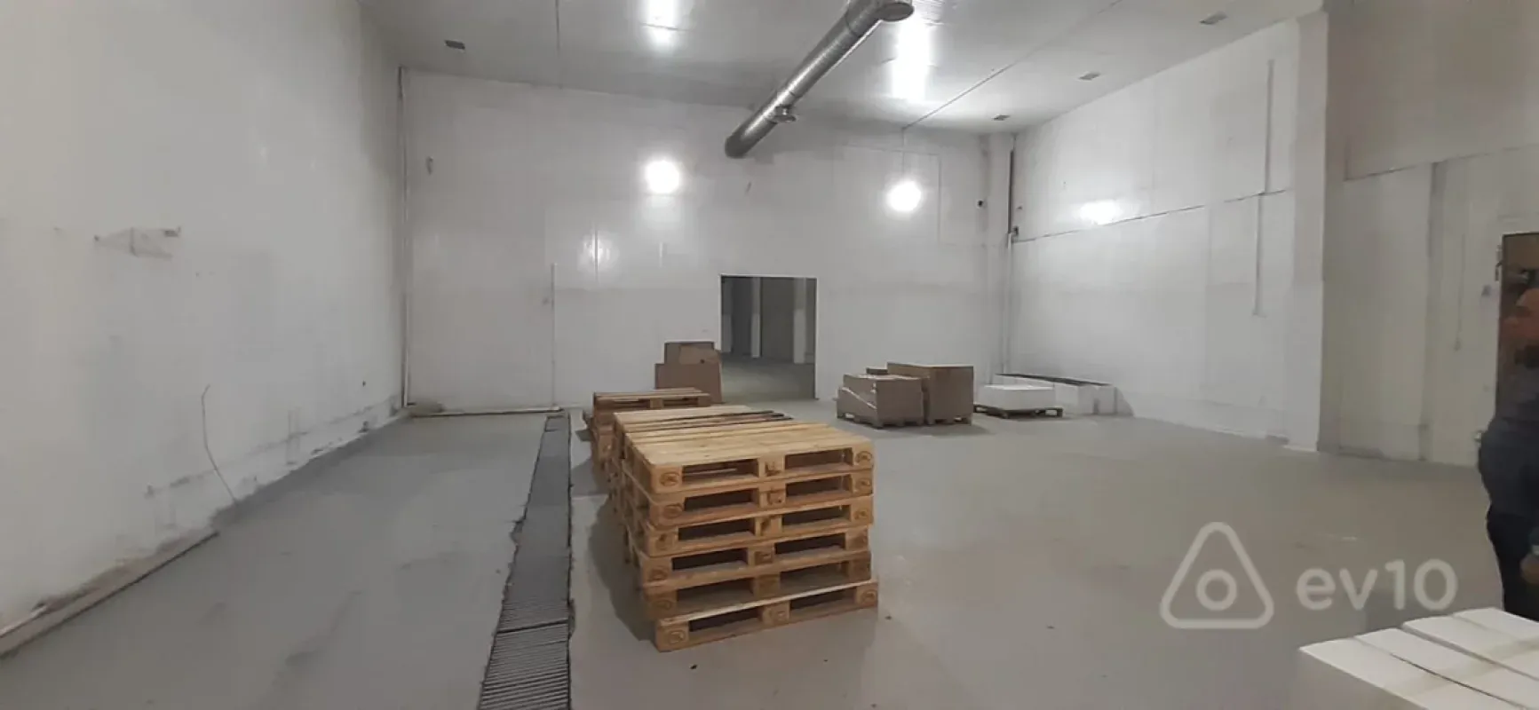 Kirayə verilir mənzil 750 m²