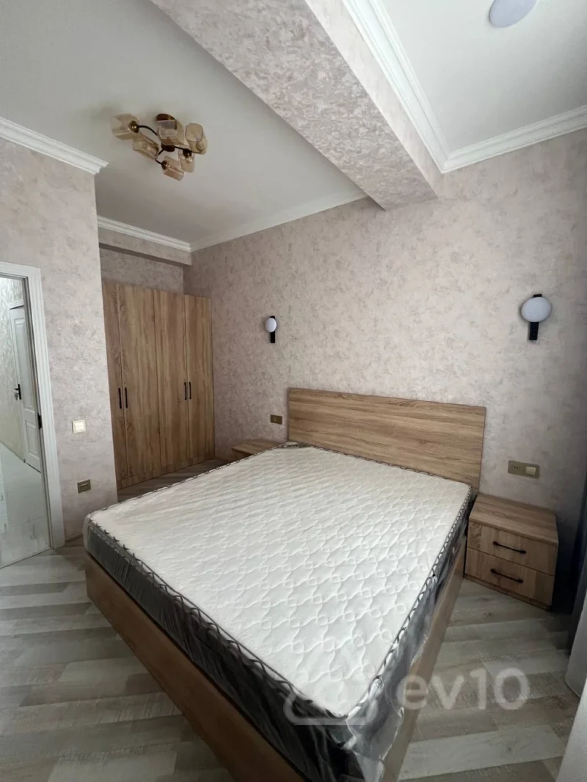 Kirayə verilir 2 otaqlı yeni tikili 83 m²