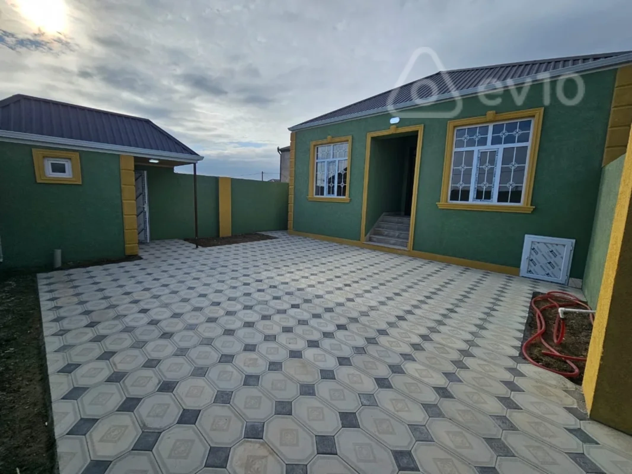 Satılır 3 otaqlı yeni tikili 200 m²