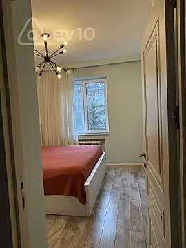 Satılır 2 otaqlı köhnə tikili 60 m²