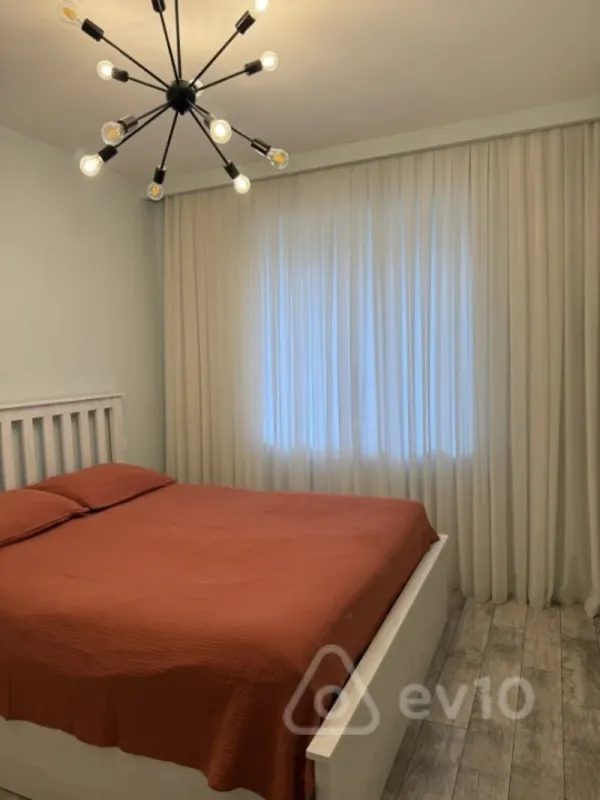 Satılır 2 otaqlı köhnə tikili 60 m²