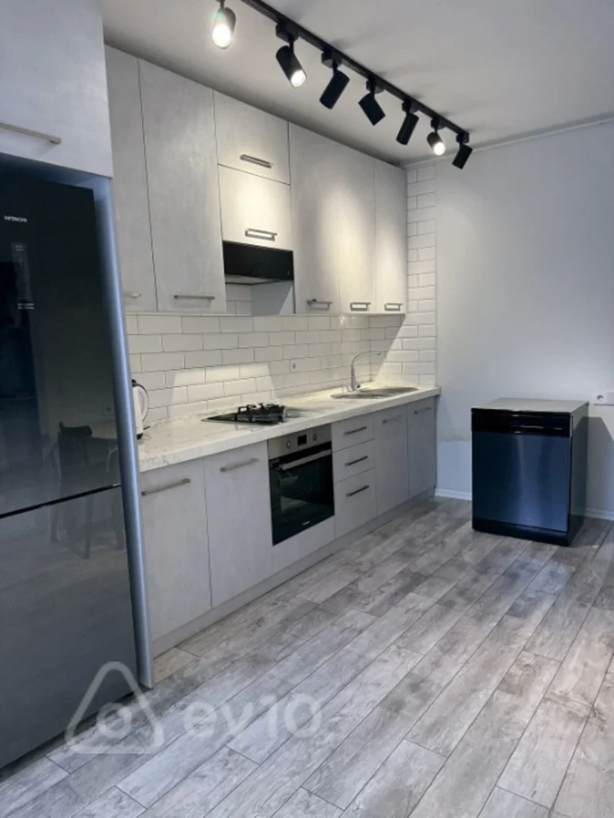 Satılır 2 otaqlı köhnə tikili 60 m²