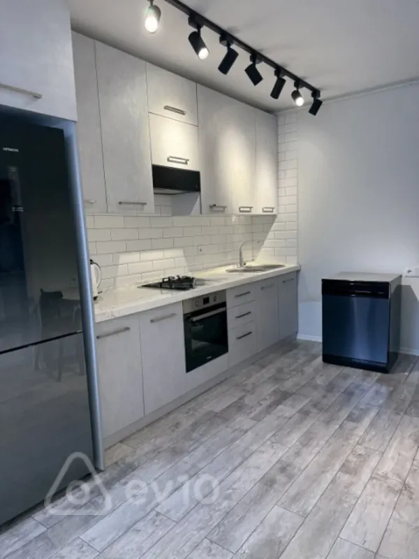 Satılır 2 otaqlı köhnə tikili 60 m²