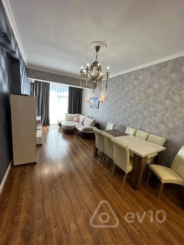 Kirayə verilir 2 otaqlı yeni tikili 70 m²