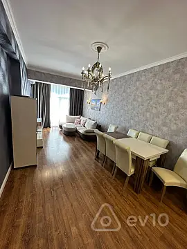Kirayə verilir 2 otaqlı yeni tikili 70 m²