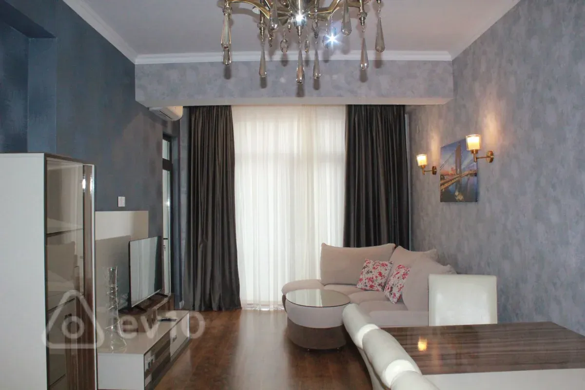 Kirayə verilir 2 otaqlı yeni tikili 70 m²