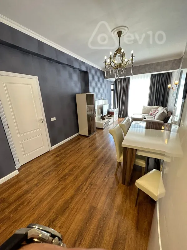 Kirayə verilir 2 otaqlı yeni tikili 70 m²