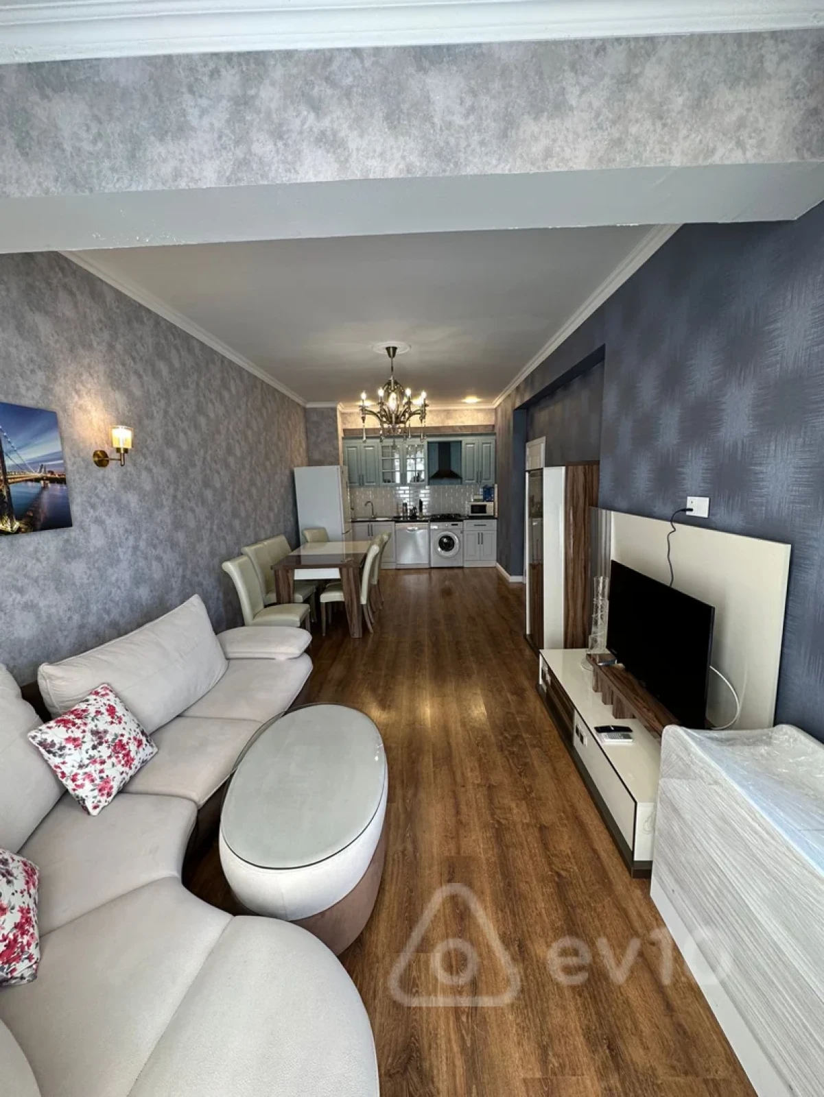 Kirayə verilir 2 otaqlı yeni tikili 70 m²