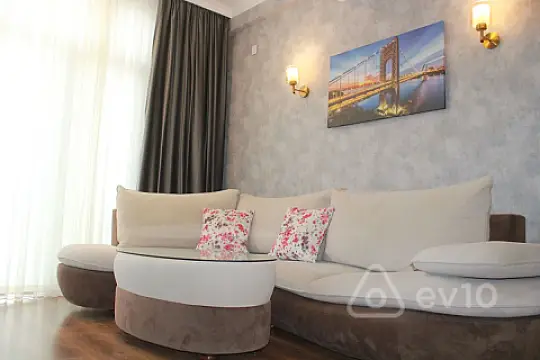 Kirayə verilir 2 otaqlı yeni tikili 70 m²