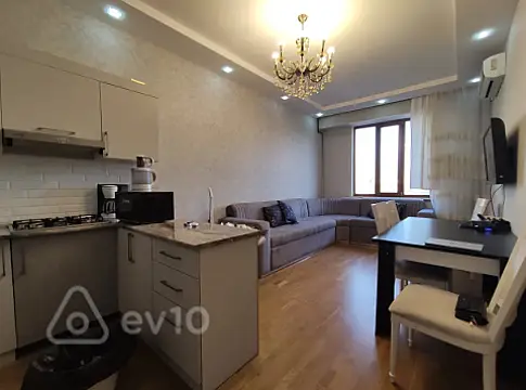 Kirayə verilir 2 otaqlı yeni tikili 60 m²
