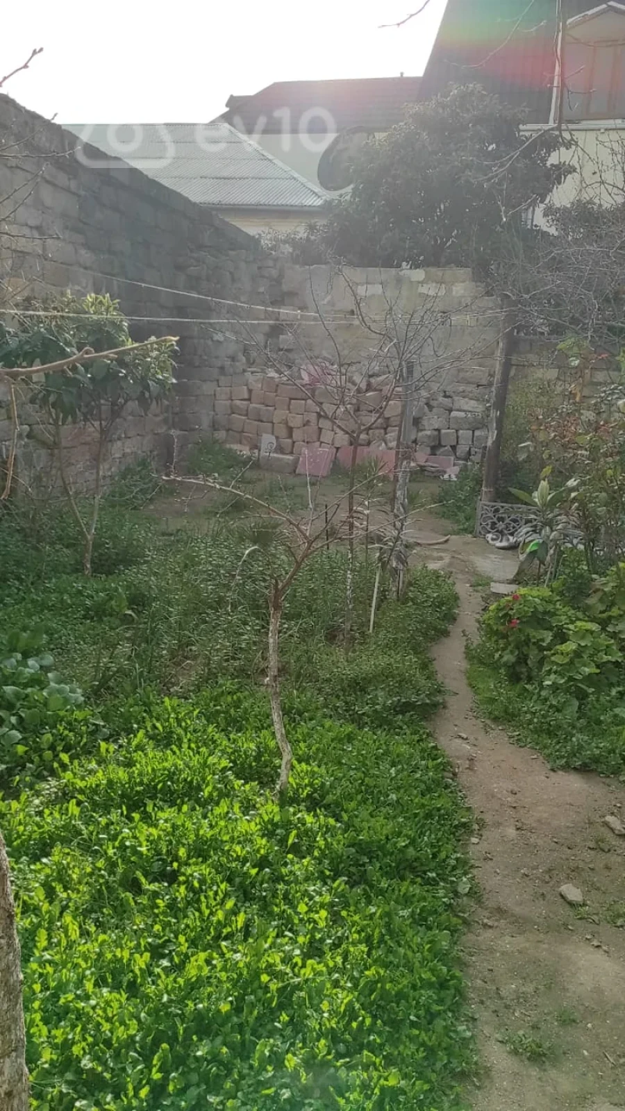 Satılır 4 otaqlı həyət evi 100 m²