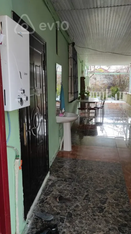 Satılır 4 otaqlı həyət evi 100 m²