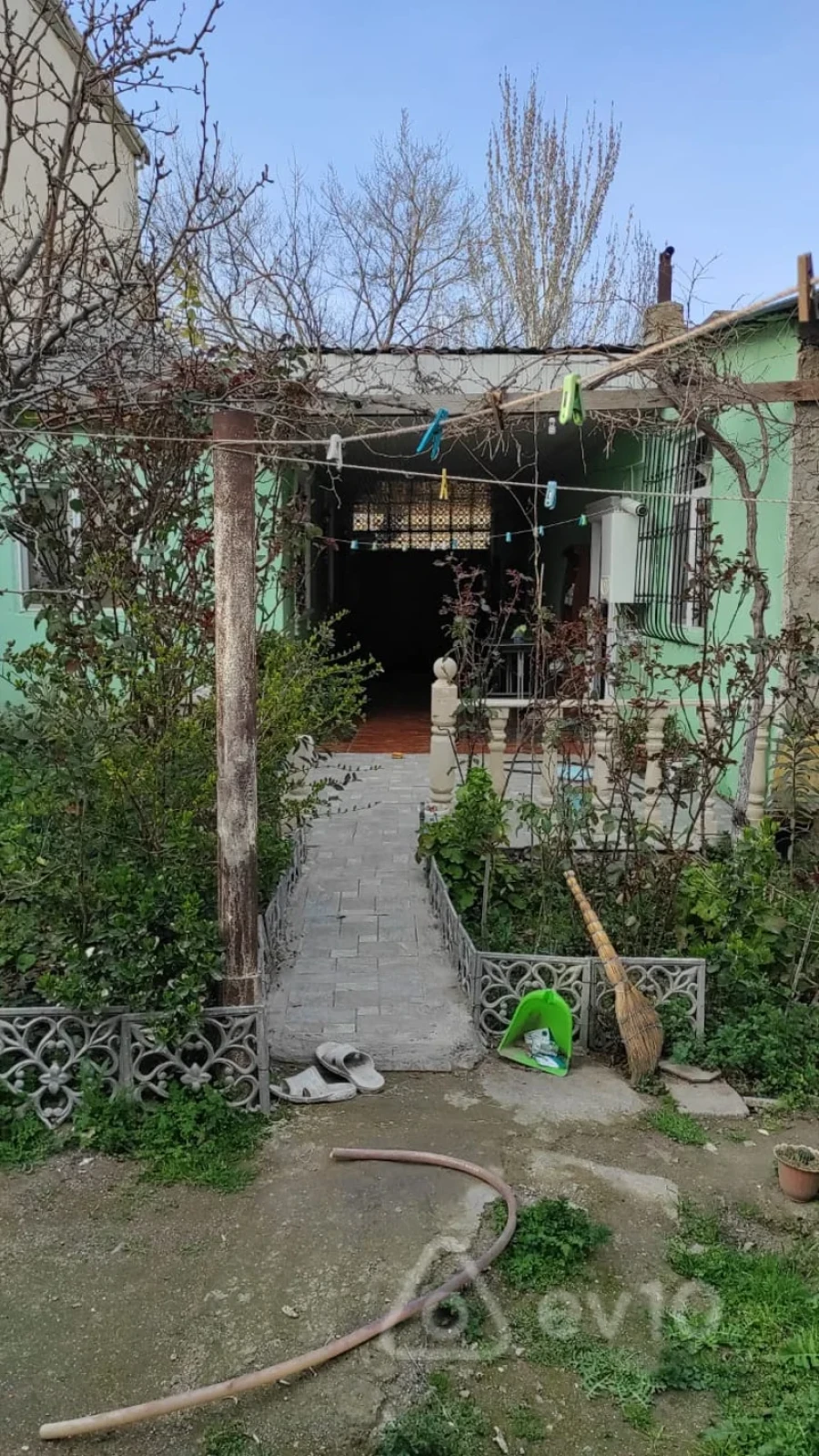 Satılır 4 otaqlı həyət evi 100 m²