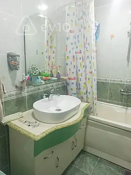 Satılır 3 otaqlı köhnə tikili 100 m²