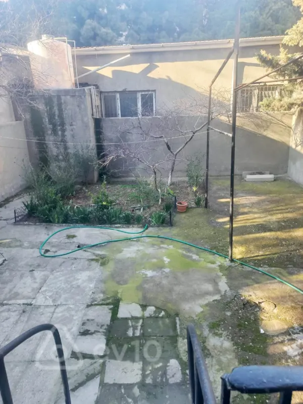 Satılır 3 otaqlı köhnə tikili 100 m²