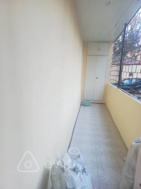 Satılır 3 otaqlı köhnə tikili 100 m²