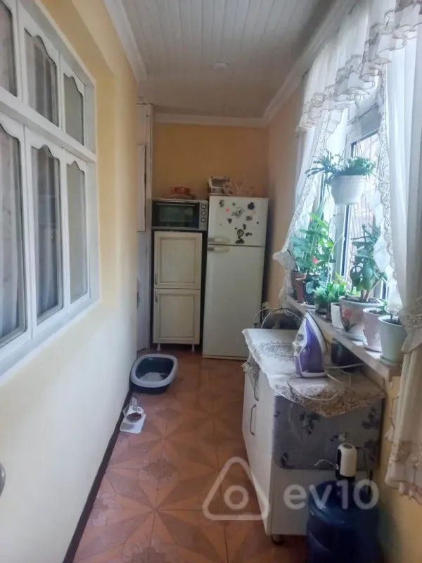 Satılır 3 otaqlı köhnə tikili 100 m²