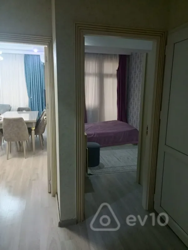 Kirayə verilir 2 otaqlı yeni tikili 60 m²