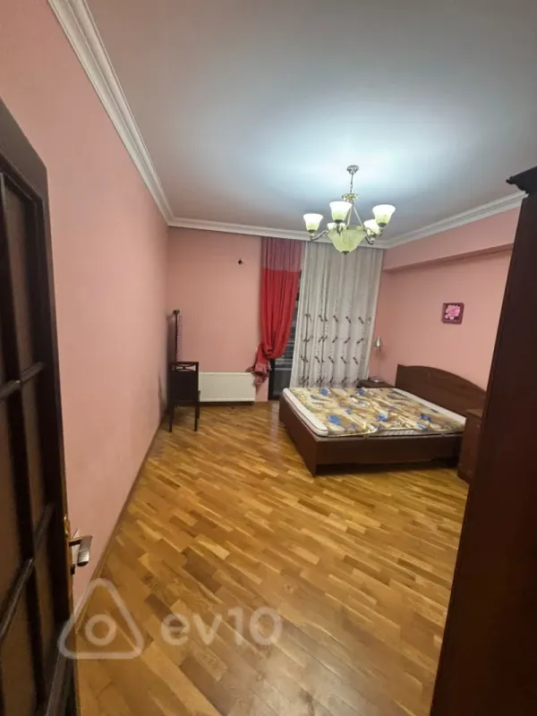 Kirayə verilir 2 otaqlı yeni tikili 100 m²