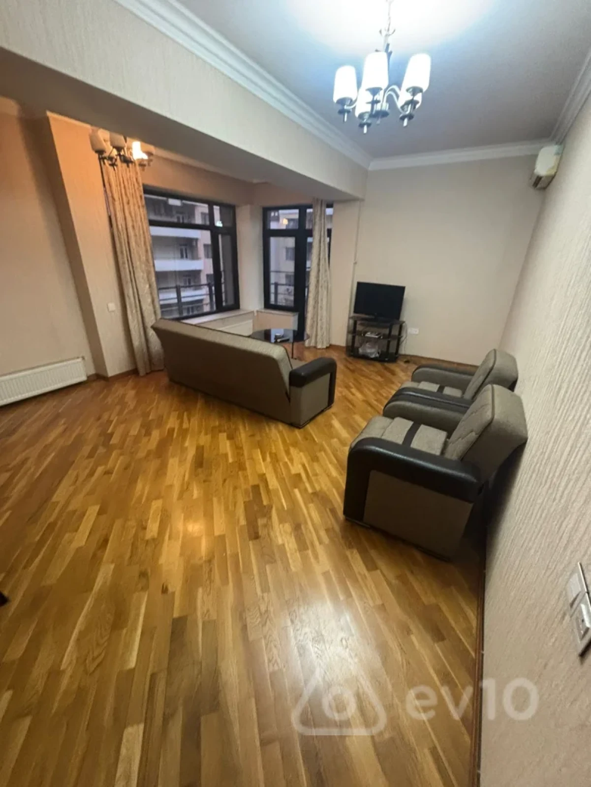 Kirayə verilir 2 otaqlı yeni tikili 100 m²