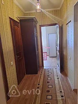 Kirayə verilir 2 otaqlı köhnə tikili 40 m²