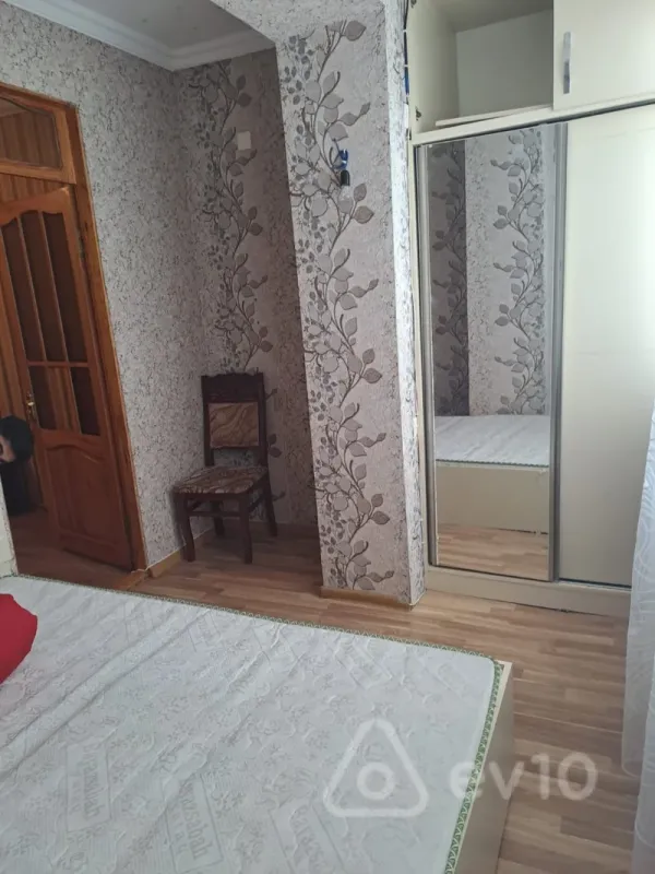 Kirayə verilir 2 otaqlı köhnə tikili 40 m²