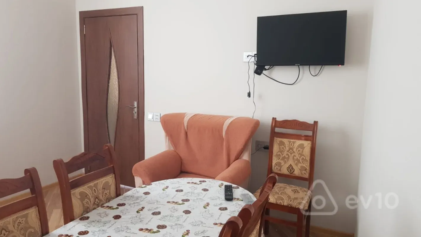Kirayə verilir 2 otaqlı həyət evi 50 m²