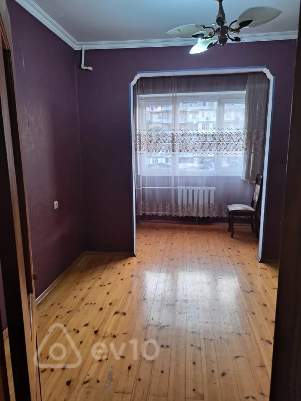 Kirayə verilir 4 otaqlı köhnə tikili 65 m²