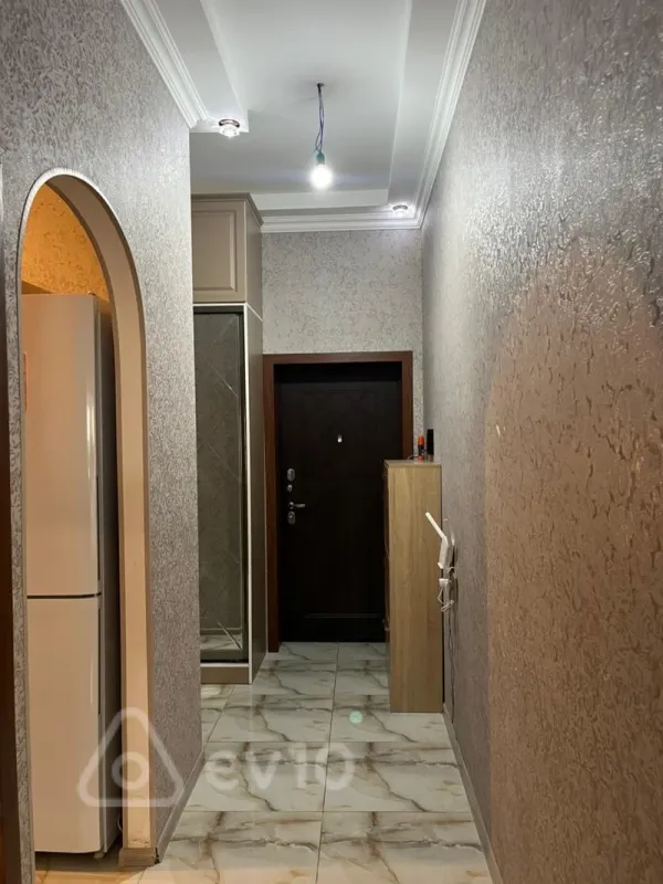Kirayə verilir 4 otaqlı köhnə tikili 65 m²