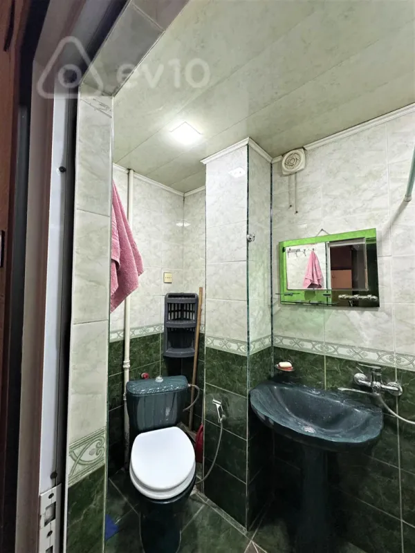 Satılır 2 otaqlı köhnə tikili 50 m²