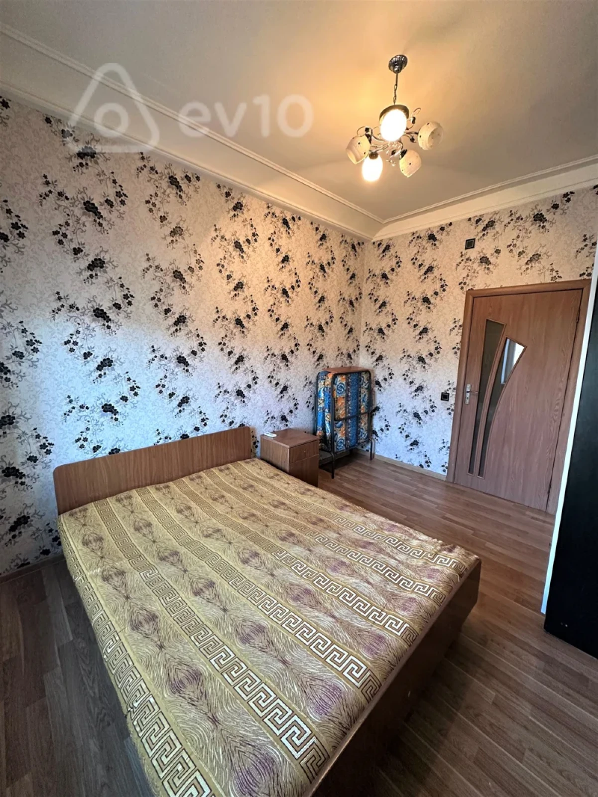 Satılır 2 otaqlı köhnə tikili 50 m²