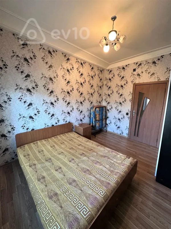 Satılır 2 otaqlı köhnə tikili 50 m²