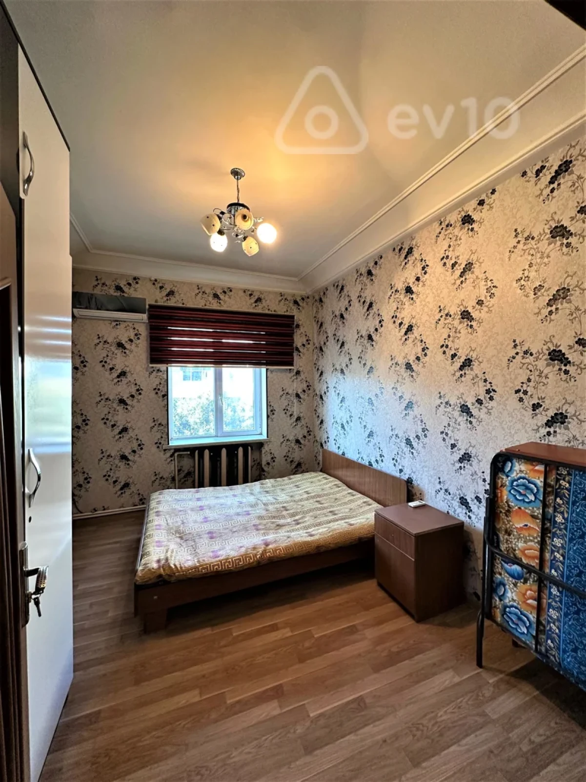 Satılır 2 otaqlı köhnə tikili 50 m²