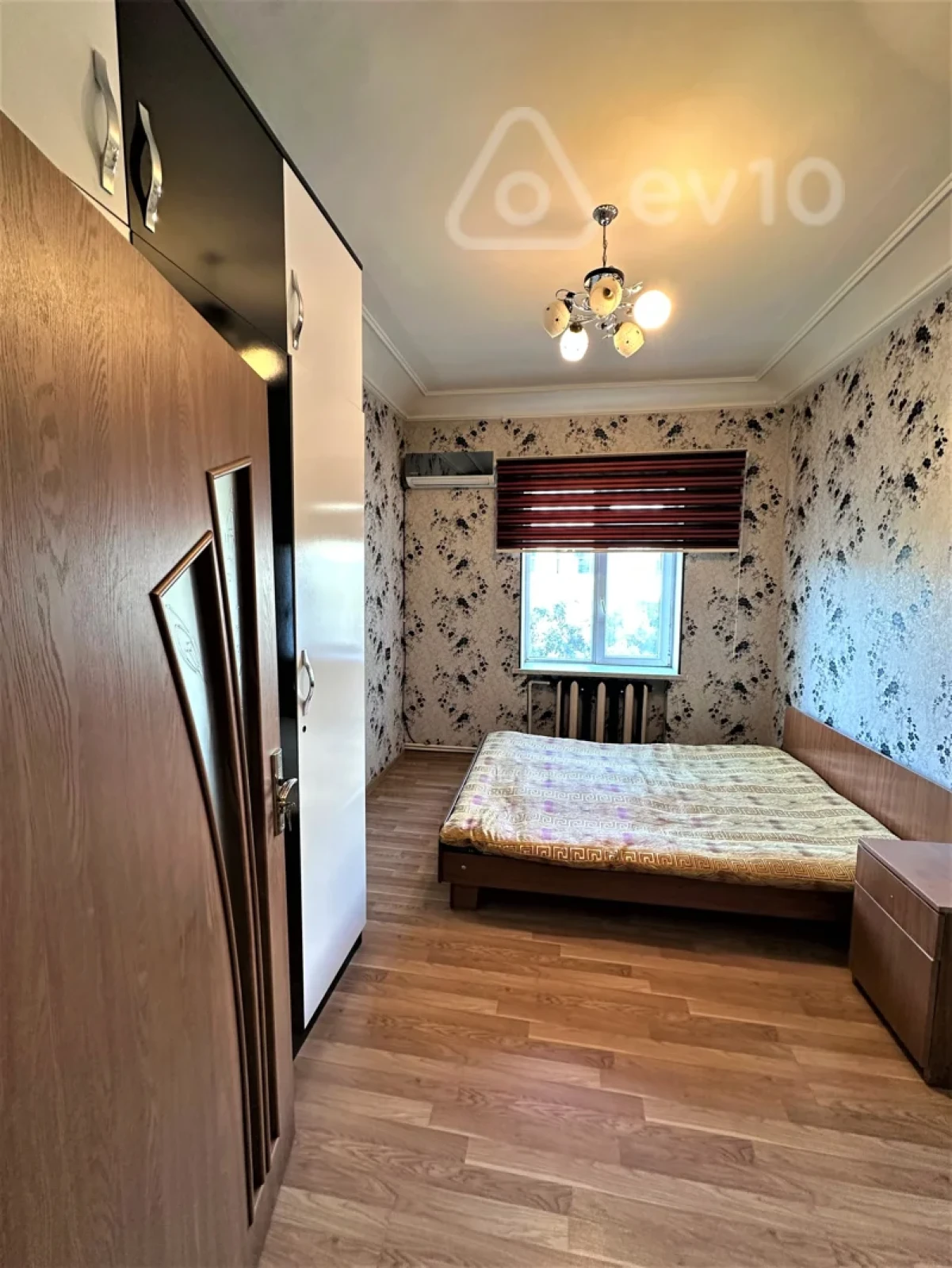 Satılır 2 otaqlı köhnə tikili 50 m²