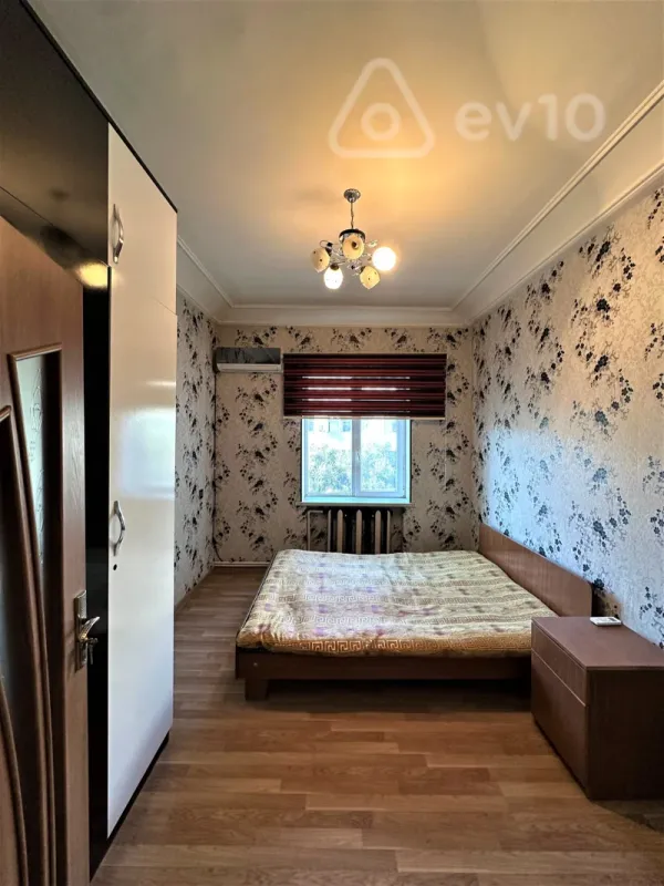 Satılır 2 otaqlı köhnə tikili 50 m²