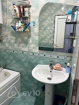 Kirayə verilir 2 otaqlı köhnə tikili 60 m²