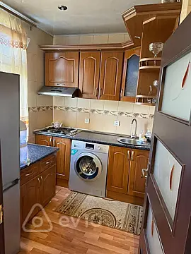 Kirayə verilir 2 otaqlı köhnə tikili 60 m²