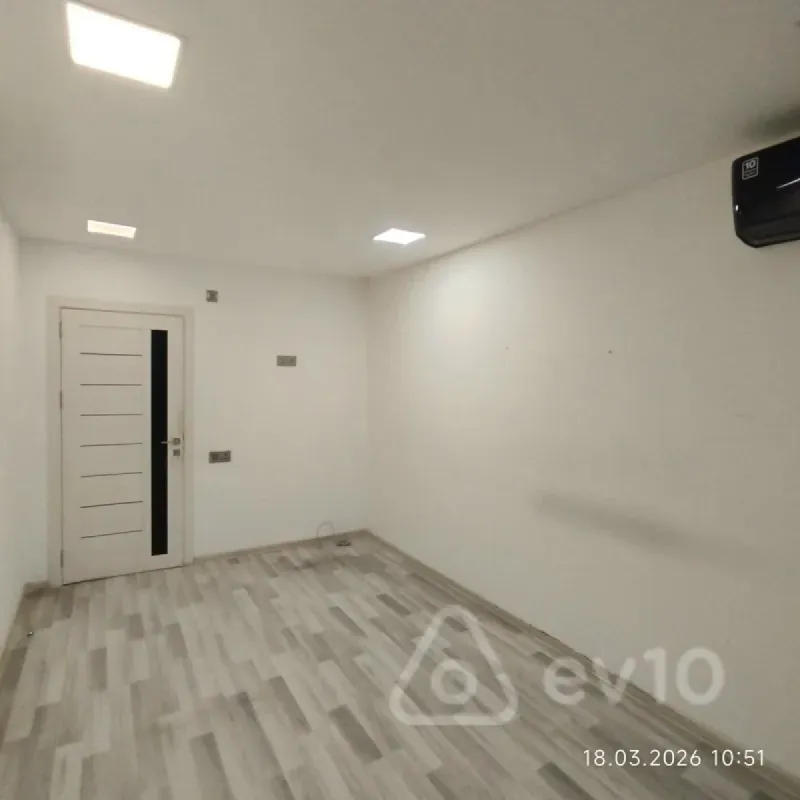 Kirayə verilir 5 otaqlı ofis 188 m²