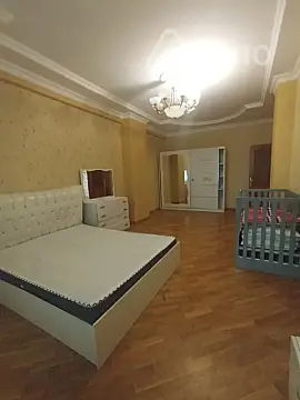 Kirayə verilir 3 otaqlı yeni tikili 120 m²