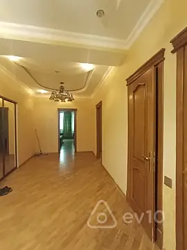 Kirayə verilir 3 otaqlı yeni tikili 120 m²