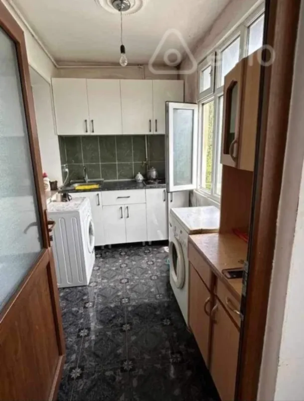 Kirayə verilir 2 otaqlı köhnə tikili 38 m²