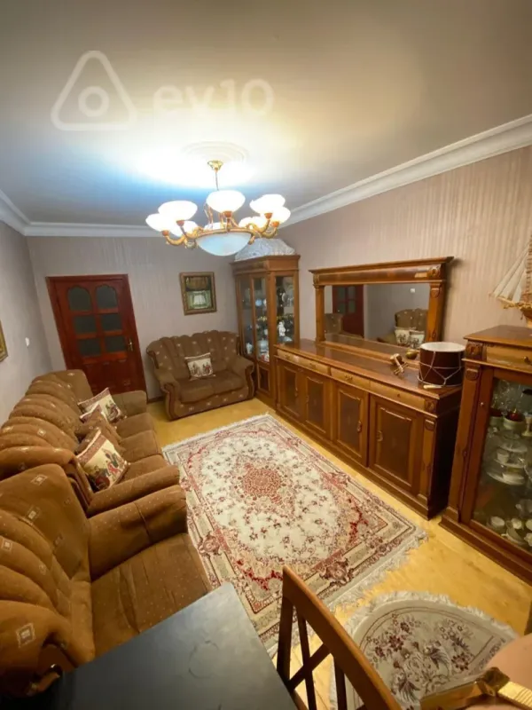 Satılır 3 otaqlı köhnə tikili 76 m²