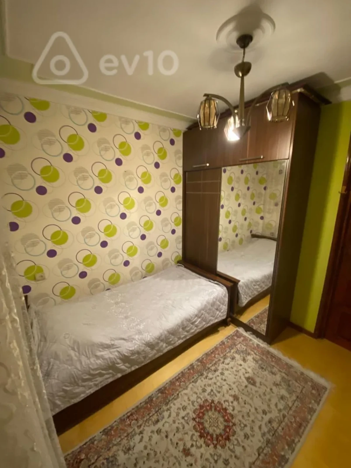 Satılır 3 otaqlı köhnə tikili 76 m²