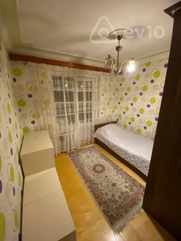 Satılır 3 otaqlı köhnə tikili 76 m²